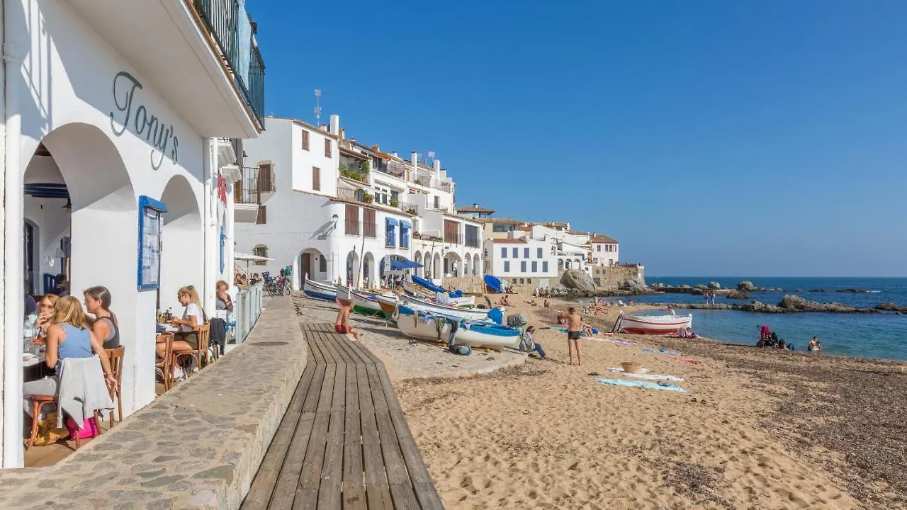 1Mir01 Villa Llafranc 0*,  Spain